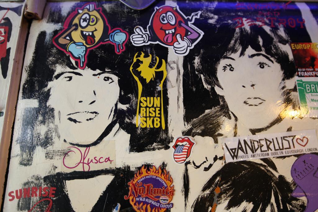 Woodstock Montmartre By Hiphophostels Parigi Esterno foto